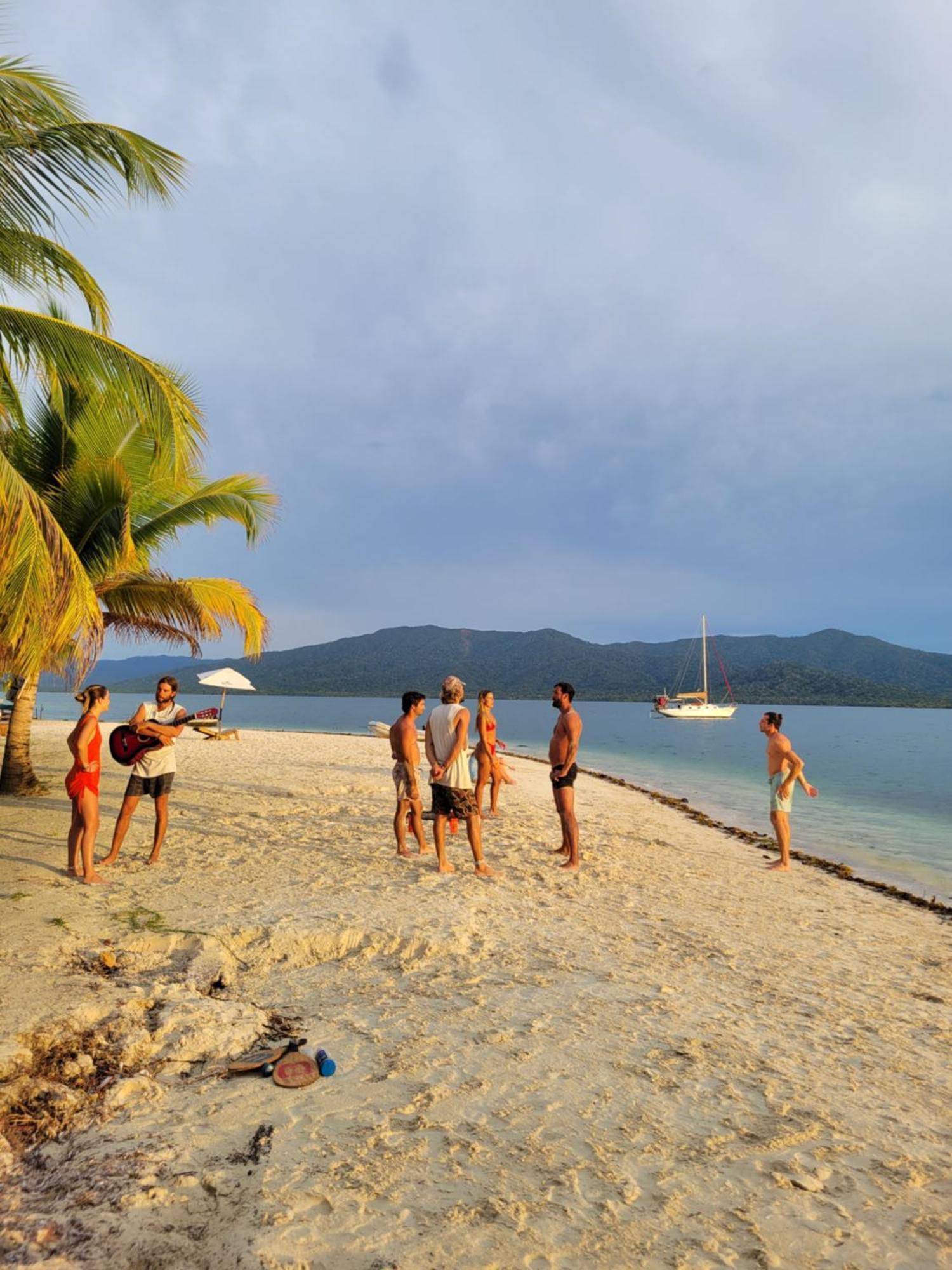 Sanblasonsailboats El Porvenir Bilik gambar
